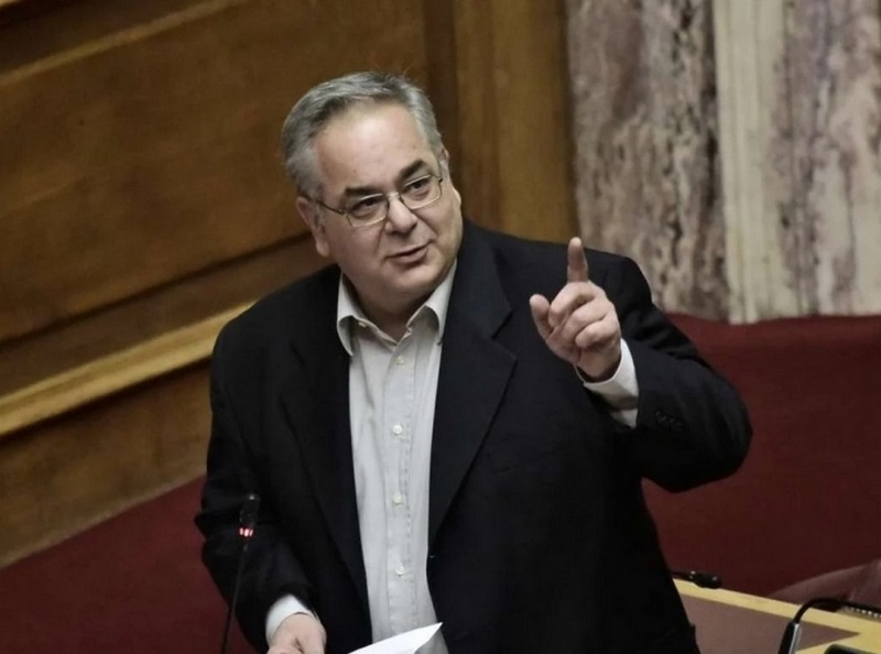 Λαμπρούλης: Ταφόπλακα στις δημόσιες δομές για το συμφέρον του ιδιωτικού τομέα