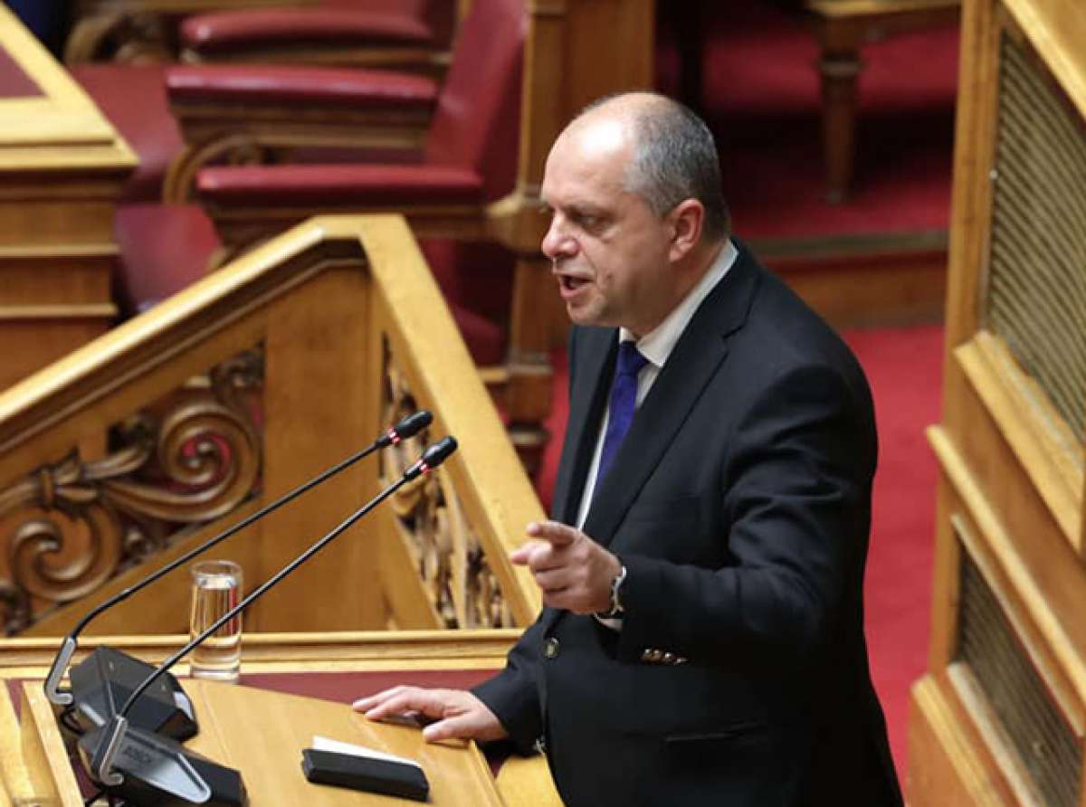 Καπετάνος: Δυνατότητα απόσπασης εκπαιδευτικού κατά προτεραιότητα λόγω μονογονεϊκής οικογένειας