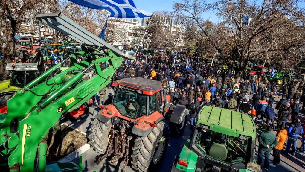 Με τρακτέρ στην Κεντρική Πλατεία της Λάρισας - Το κάλεσμα