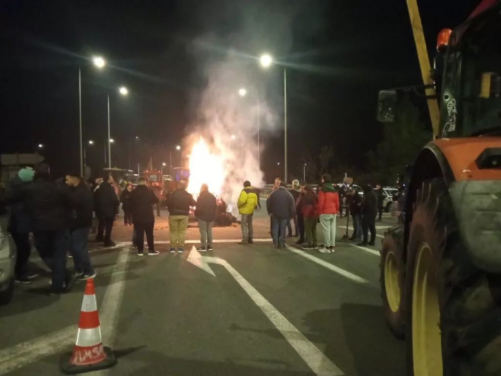 Απόψε οι αποφάσεις για το μέλλον των αγροτικών κινητοποιήσεων – Επιμένουν για συνάντηση με τον πρωθυπουργό