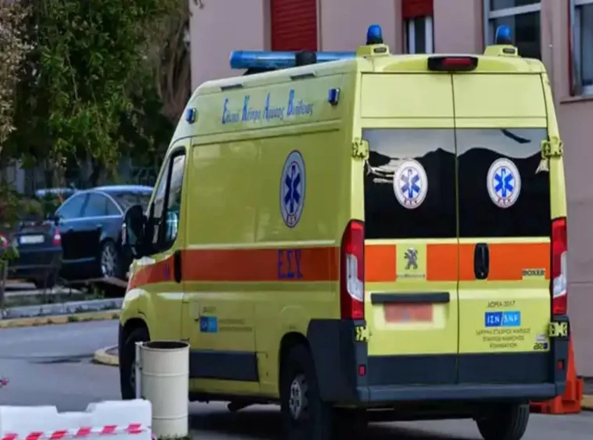 Μητέρα και γιος απεγκλωβίστηκαν από ΙΧ που έπεσε σε γκρεμό στα Ιωάννινα