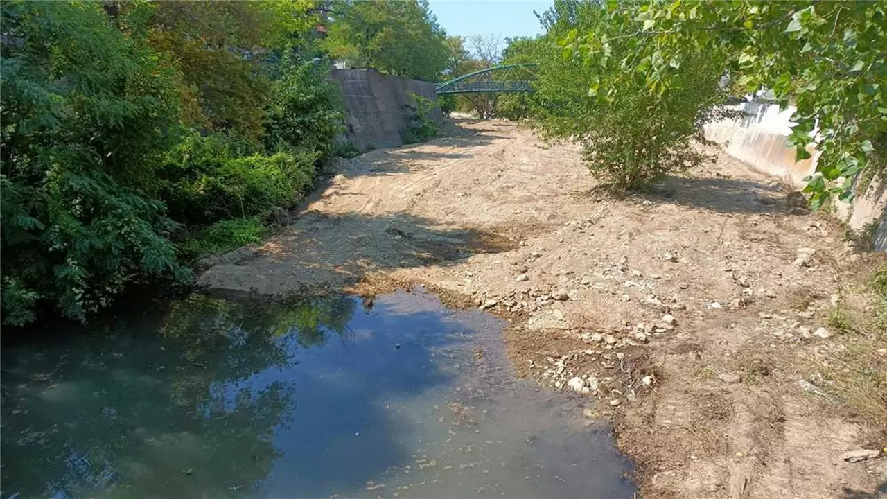 Καθαρισμοί ρεμάτων και τάφρων στον Σταυρό Φαρσάλων