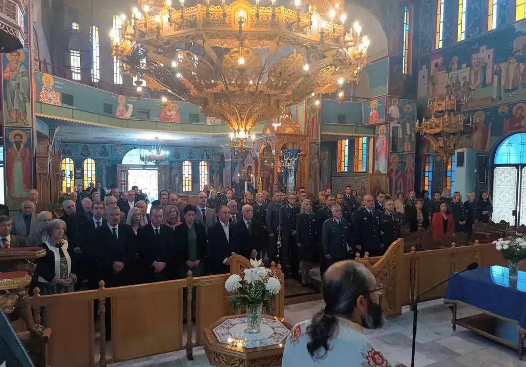 Ημέρα της ΕΛΑΣ | Με λαμπρότητα και συμβολικό χαρακτήρα ο φετινός εορτασμός και στη Θεσσαλία (ΦΩΤΟ)
