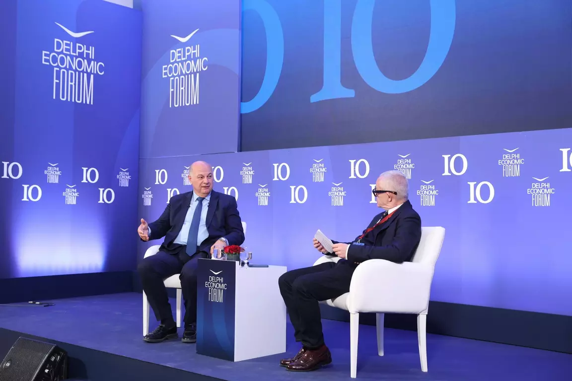 Τσιάρας από το 10ο Οικονομικό Φόρουμ Δελφών: Ώρα για αναδιάταξη του εξαγωγικού μας μοντέλου