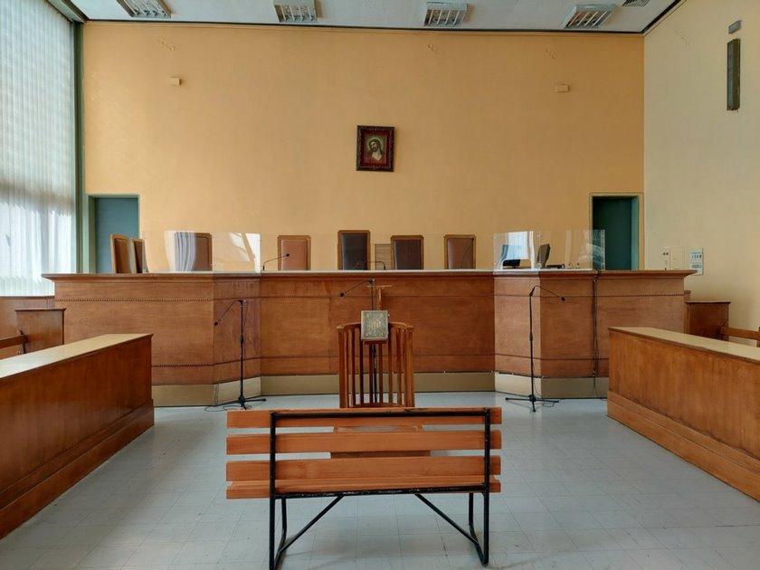 Δεύτερη αναβολή στη δίκη πρώην στελέχους της εκπαίδευσης καταδικασμένο για βιασμό