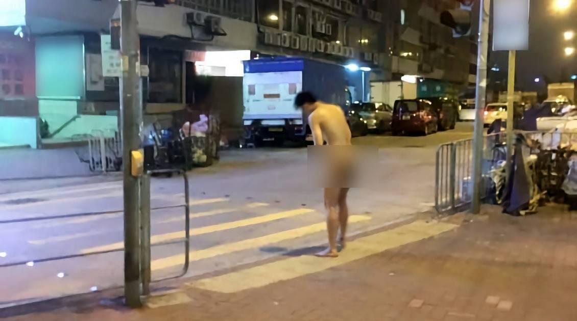 Άνδρας κυκλοφορούσε γυμνός στην κεντρική πλατεία της Λάρισας