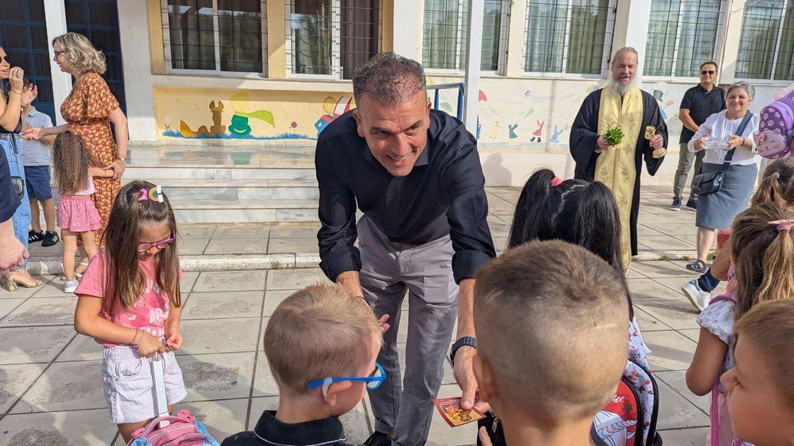 Μαμάκος: Γεμάτη υγεία, χαμόγελα και φως η νέα σχολική χρονιά (VIDEO &amp; ΦΩΤΟ)