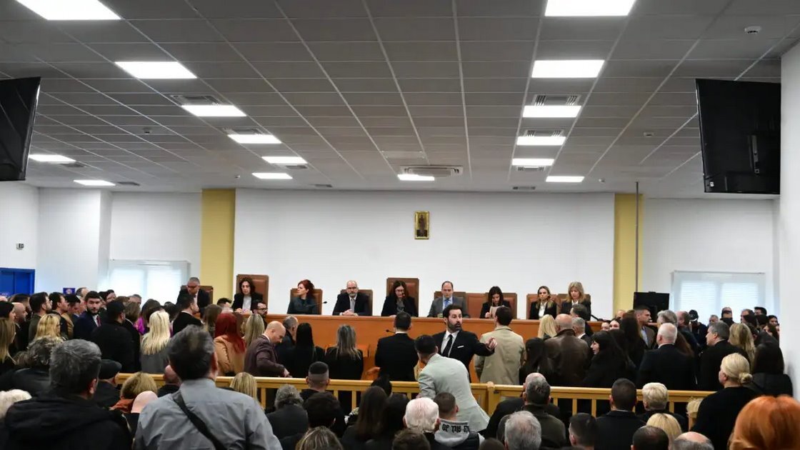Αλλάζει ο εργολάβος της αίθουσας για τη δίκη των Τεμπών – Ξεκίνησαν οι εργασίες αποκατάστασης 