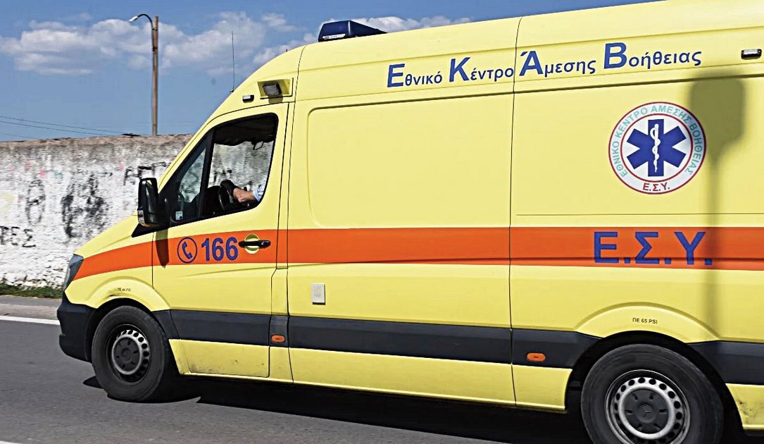 Τροχαίο με αγροτικό έξω από την Τσαριτσάνη – Τυχερός στάθηκε ηλικιωμένος οδηγός