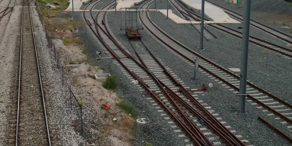 Τρένο παρέσυρε και σκότωσε ηλικιωμένο που βρέθηκε στις σιδηροδρομικές γραμμές