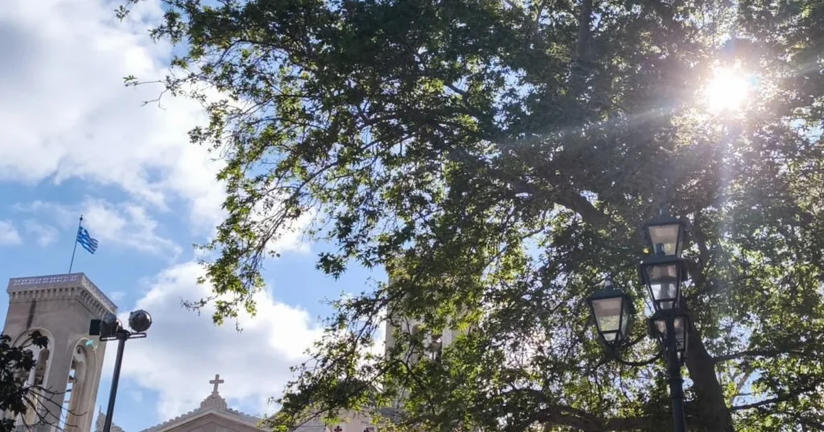 Καιρός Πάσχα: Ανοιξιάτικη η Μεγάλη Εβδομάδα – Μαζεύουμε οριστικά τα “βαριά ρούχα”