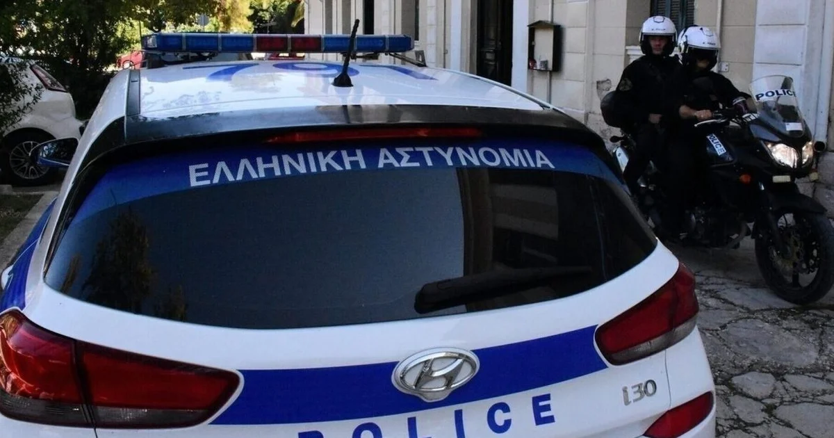 Ζευγάρι νεαρών κοριτσιών λογομάχησε – Συνελήφθη 17χρονη με την κατηγορία της ενδοοικογενειακής βίας
